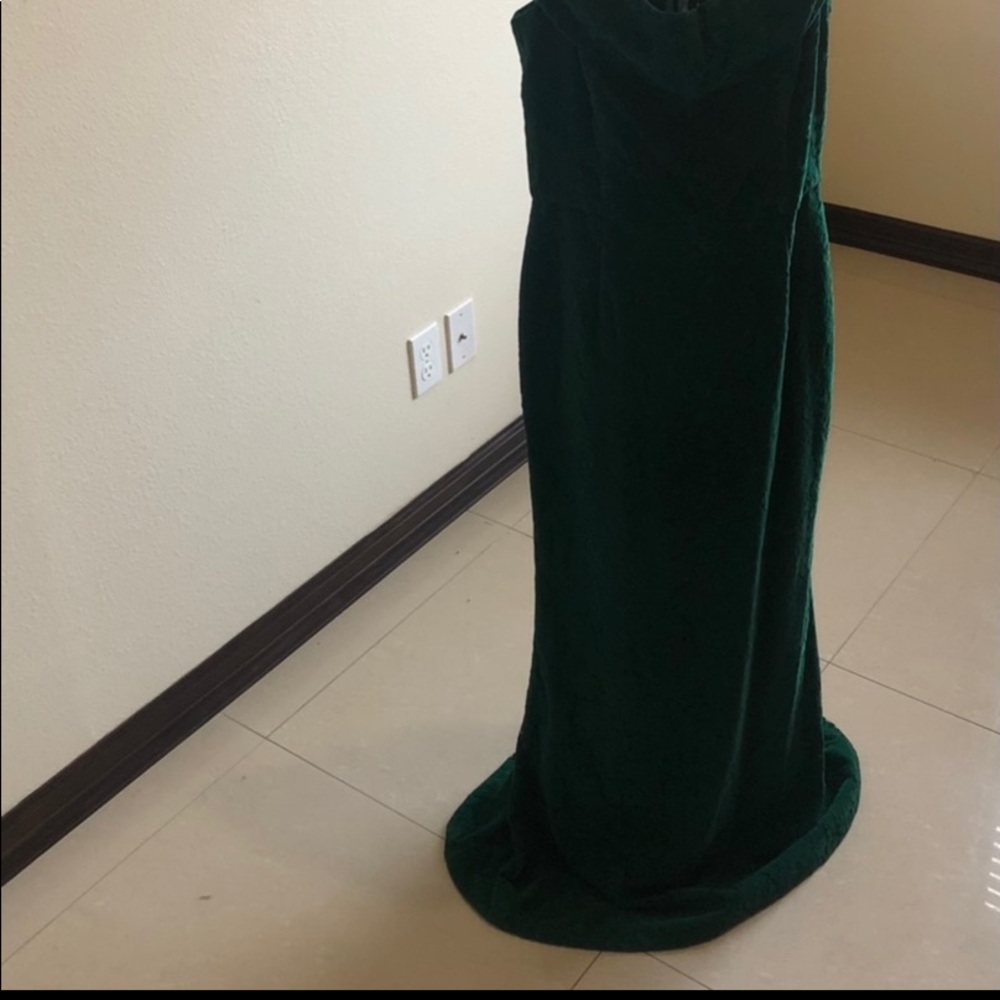 Beautiful dress 👗🤩 - Picture 2 of 10